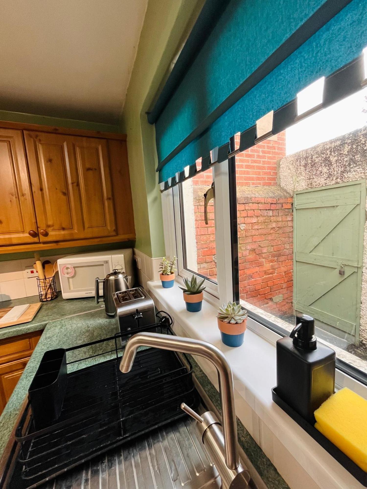 J&S Downtown Sky Attic House Apartment Belfast Exterior photo